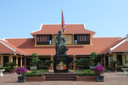 TP.HCM: Tuyên truyền kỷ niệm 260 năm Ngày sinh của Đại thi hào Nguyễn Du