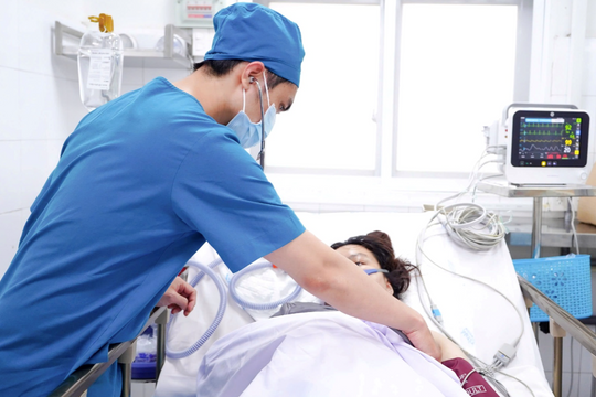 Hai cô gái kể lại giây phút thoát chết trong vụ cháy nhà trên đường Trần Hưng Đạo