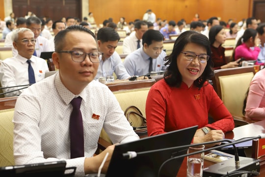 Đại biểu HĐND TP.HCM đề xuất bố trí trạm sạc điện tại các chung cư