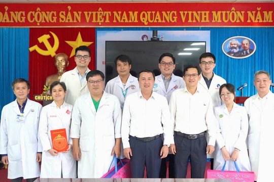 Viết tiếp câu chuyện Côn Đảo: Bệnh viện Răng Hàm Mặt Trung ương TP.HCM: Triển khai chương trình chăm sóc răng miệng cho học sinh và người cao tuổi