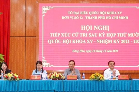 Bí thư Thành ủy TP.HCM Trần Lưu Quang tiếp xúc cử tri