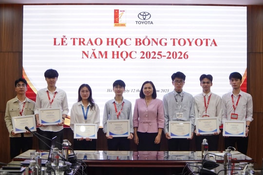 Toyota Việt Nam trao tặng 123 suất học bổng hỗ trợ sinh viên năm 2025