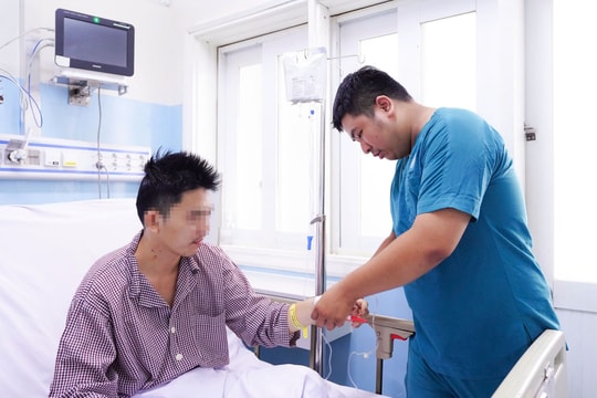 Bệnh viện Nhân Dân Gia Định: Cứu sống thanh niên bị viêm cơ tim tối cấp khi chơi cầu lông