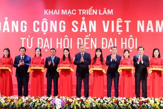 TP.HCM: Tuyên truyền, giới thiệu triển lãm 'Đảng Cộng sản Việt Nam - Từ Đại hội đến Đại hội'