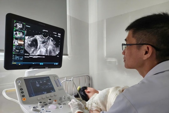 Bác sĩ luân phiên đến Côn Đảo cứu chữa kịp thời sản phụ có nguy cơ sinh non ở tuần thứ 29