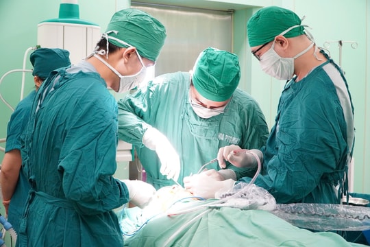 Lần đầu tiên Bệnh viện Đa khoa Vũng Tàu thực hiện thành công phẫu thuật kết hợp xương vùng hàm mặt