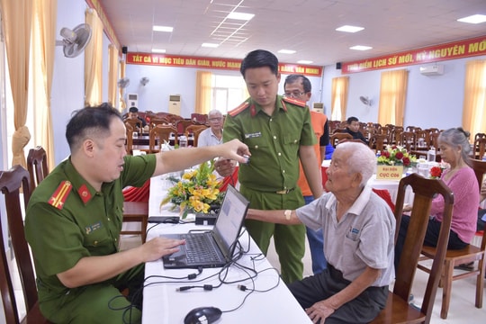 Thu nhận ADN thân nhân liệt sĩ chưa xác định danh tính