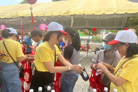 Phiên chợ Xuân 0 đồng mang Tết ấm đến người dân khó khăn ở xã Nghĩa Thành