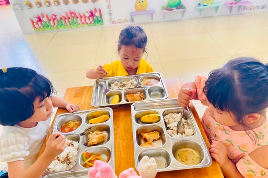 TP.HCM rà soát, báo cáo toàn diện tổ chức bữa ăn học đường