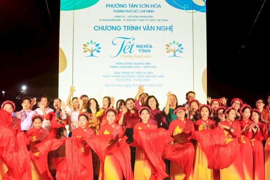 Rộn ràng đêm văn nghệ 'Tết Nghĩa tình - Phường Hạnh phúc' tại phường Tân Sơn Hòa