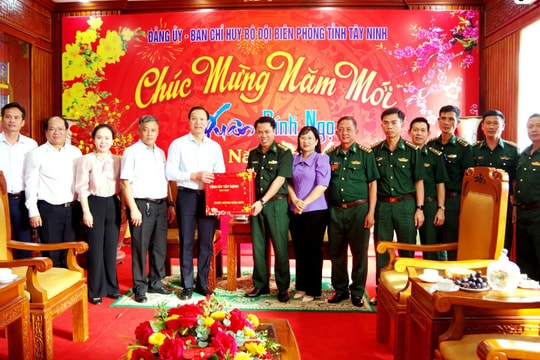 UBND tỉnh Tây Ninh thăm, chúc tết Ban Chỉ huy Bộ đội Biên phòng tỉnh