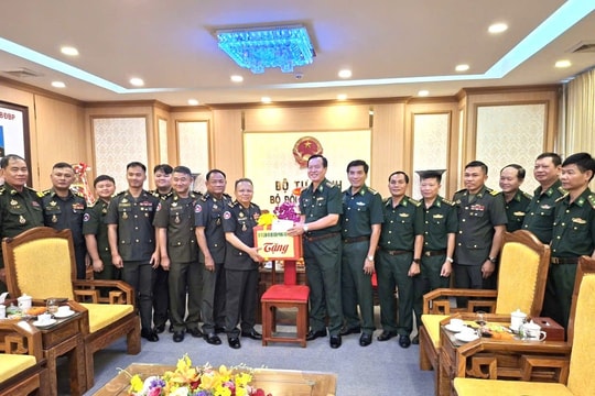 Bộ Tư lệnh Lục quân Campuchia thăm, chúc Tết cơ quan Thường trực Bộ Tư lệnh Bộ đội Biên phòng phía Nam