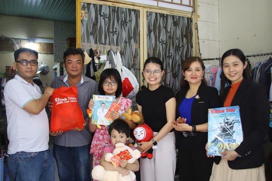 Xuân nghĩa tình đến với người dân Hạnh Thông