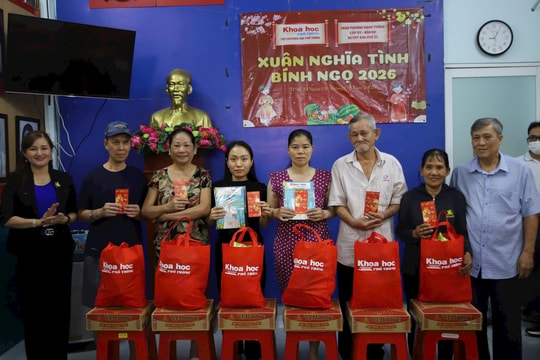 Xuân nghĩa tình đến với người dân  Hạnh Thông