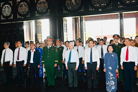 Lãnh đạo Đảng, Nhà nước, TP.HCM dâng hương tại Khu truyền thống cách mạng Sài Gòn - Chợ Lớn - Gia Định