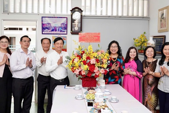 Lãnh đạo TP.HCM thăm, tri ân hai nữ Thầy thuốc đầu ngành Tai Mũi Họng Thành phố