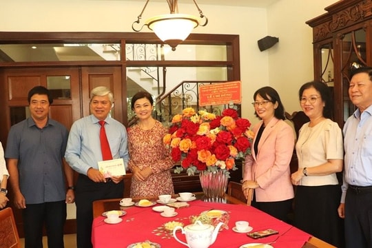 Lãnh đạo TP.HCM tri ân các Thầy thuốc lão thành nhân ngày 27/2