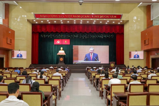 Gần 90.000 đại biểu tại TP.HCM nghe quán triệt Nghị quyết 79, 80