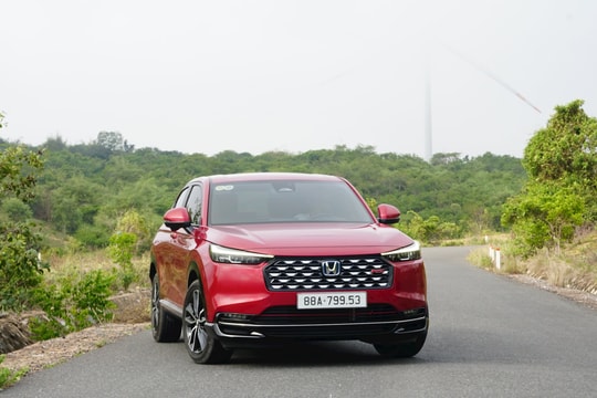 Honda chính thức áp dụng giá bán lẻ đề xuất mới cho mẫu xe HR-V e:HEV RS
