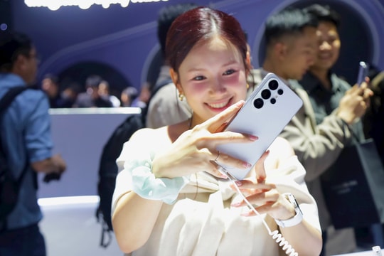 Ra mắt Galaxy S26 series với màn hình chống nhìn trộm, nâng cấp AI