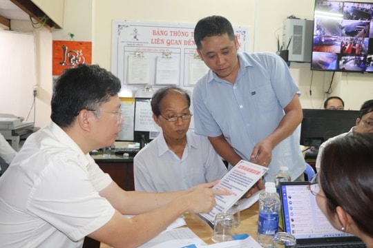 Phó Chủ tịch UBND TP.HCM Hoàng Nguyên Dinh yêu cầu siết chặt kiểm soát tàu cá cảng Incomap và Cát Lở để chống khai thác IUU