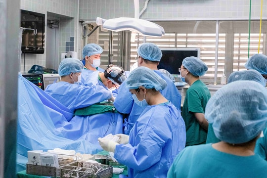 Bệnh viện Chợ Rẫy: Phối hợp liên viện và 7 chuyên khoa điều trị ung thư hốc mũi xâm lấn ổ mắt, xương hàm và não