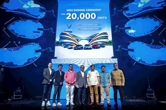 VinFast ký kết MoU cung cấp 20.000 ô tô điện cho đối tác vận tải tại Indonesia
