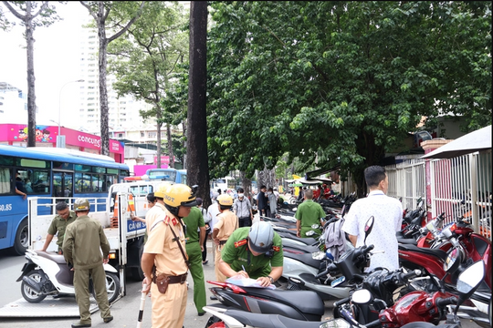 TP.HCM: Tăng cường sự lãnh đạo của Đảng, siết chặt kỷ cương quản lý trật tự đô thị