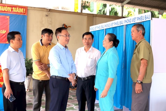 Phó Bí thư Thành ủy TP.HCM Đặng Minh Thông kiểm tra công tác trước bầu cử