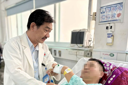 Cứu sống du khách đột quỵ ở đặc khu Côn Đảo bằng chiến lược “Drip-and-Ship”