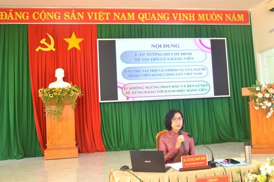 Vũng Tàu mở lớp bồi dưỡng chính trị cho đảng viên mới