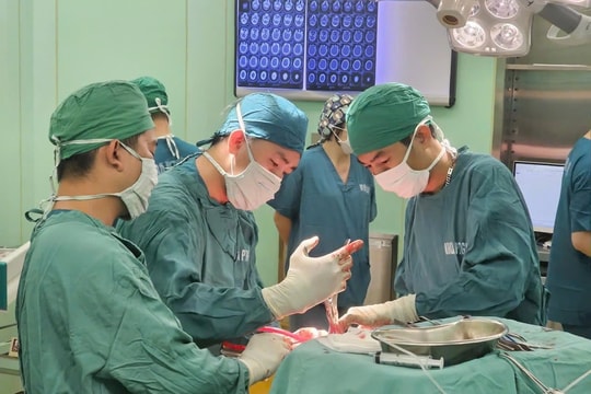 Xuyên đêm phẫu thuật cứu sống bệnh nhân chấn thương sọ não sau tai nạn giao thông