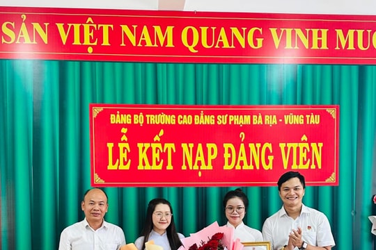 Kết nạp Đảng cho 2 đoàn viên ưu tú Trường Cao Đẳng Sư phạm Bà Rịa-Vũng Tàu
