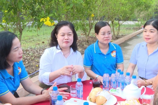 Mô hình “Cà phê sáng - Trao đổi với nhân dân” tại khu phố Lai Hưng