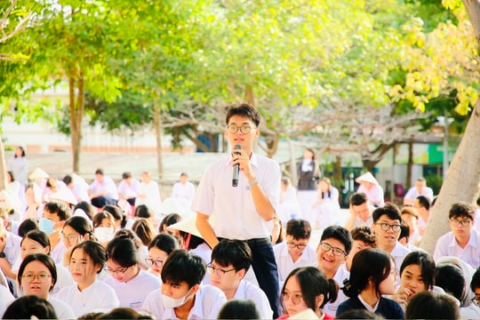 Phụ huynh đồng hành cùng con trong lựa chọn nghề nghiệp