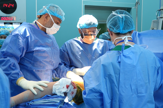 Số ca thay lại khớp háng sẽ tăng nhiều trong vòng 5 - 10 năm nữa