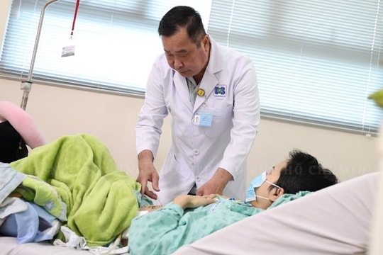 Phẫu thuật liên viện cứu bệnh nhân ung thư cổ tử cung tái phát xâm lấn mạch máu lớn