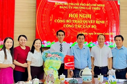Phường Lái Thiêu: Trao quyết định về công tác cán bộ
