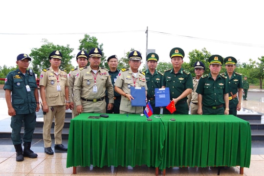 Bộ đội Biên phòng thành phố Đồng Nai tiếp nhận 18 công dân Việt Nam do Campuchia bàn giao