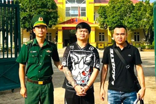 Đồn Biên phòng cửa khẩu quốc tế Hoa Lư bắt giữ đối tượng có lệnh truy nã