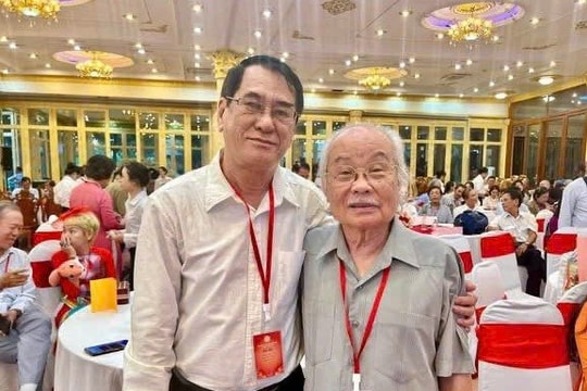45 năm 'Dấu chân phía trước': Từ bài thơ viết trong một đêm đến khúc hát đi cùng năm tháng