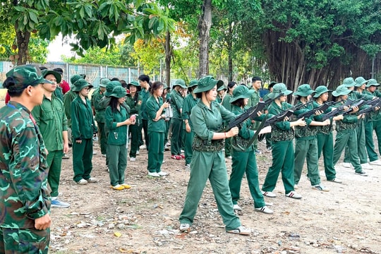 Trường Đại học Nguyễn Tất Thành mang lòng tri ân vào môn học giáo dục quốc phòng và an ninh