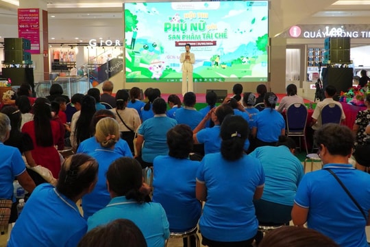 Hội thi "Phụ nữ với sản phẩm tái chế"