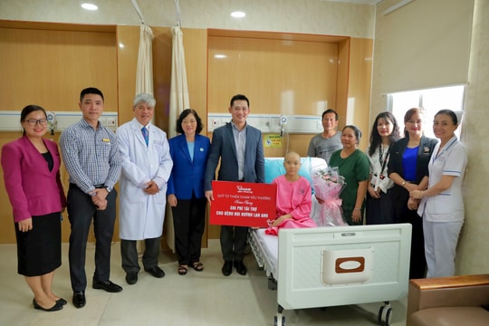 Trao hỗ trợ gần 300 triệu đồng cho bệnh nhi ung thư xương