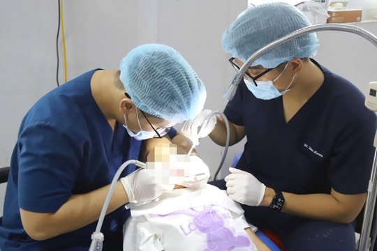 Hàng trăm trẻ tại TP.HCM được khám tầm soát tim bẩm sinh và răng miệng