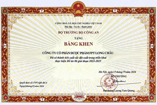 Long Châu nhận bằng khen của Bộ Công an: Đột phá của doanh nghiệp y tế thực hiện Đề án 06