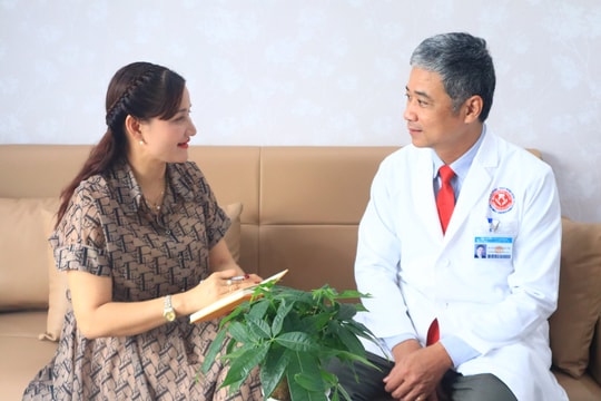 TTƯT.BS.CKII Nguyễn Quang Việt và triết lý làm nghề "Chậm mà chắc để bảo vệ bệnh nhân"