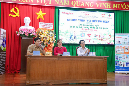 Vui khỏe mỗi ngày: Giúp người cao tuổi phường Rạch Dừa chủ động bảo vệ sức khỏe