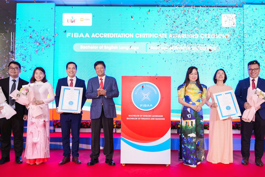 UEF có thêm 4 chương trình đạt chuẩn kiểm định FIBAA