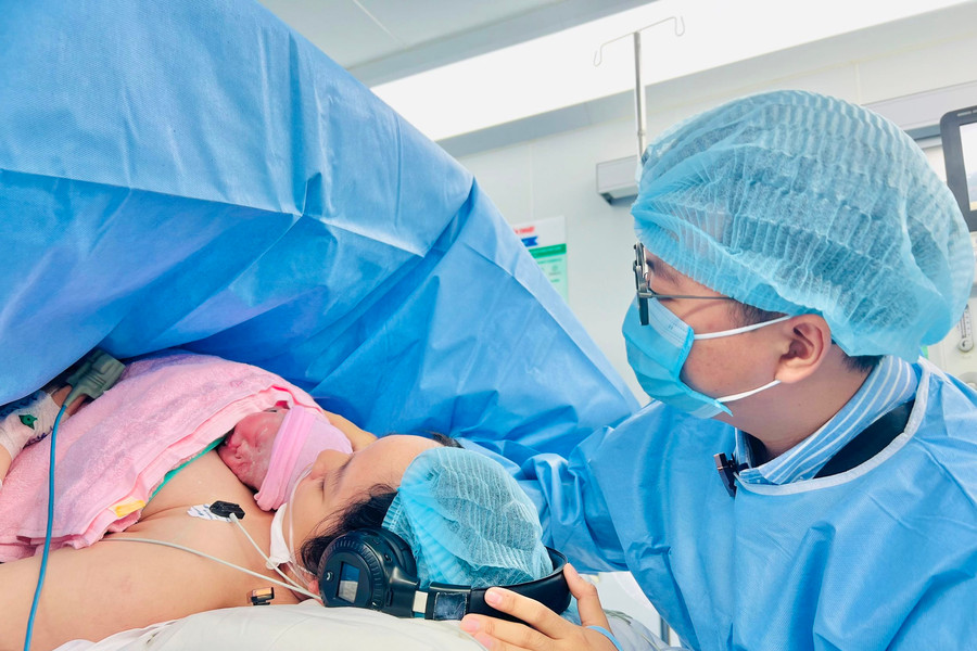 Em bé thứ hai tại Việt Nam được thông tim bào thai đã chào đời khỏe mạnh